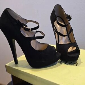 Black Velvet Double-Strap Peep Toe High Heels NIB 5.5US